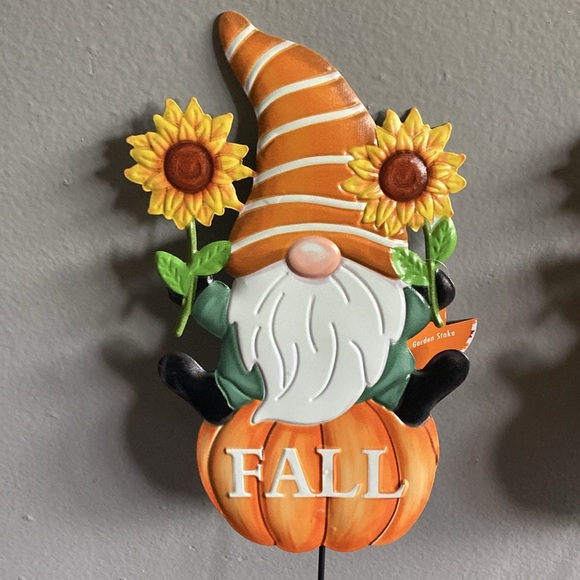 BNWT- Set of 2- FALL Pumpkin Sunflower Gnome- Metal Yard or Lawn Stakes - Picture 4 of 17